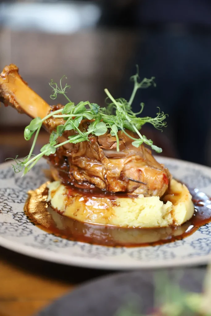 Braised lamb shank with mashed potatoes